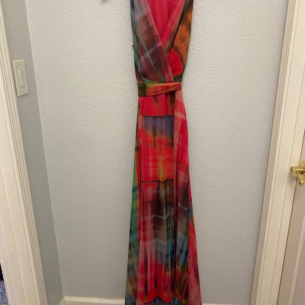 Leslie Fay Red and Black Sleeveless V-Neck Maxi Dress